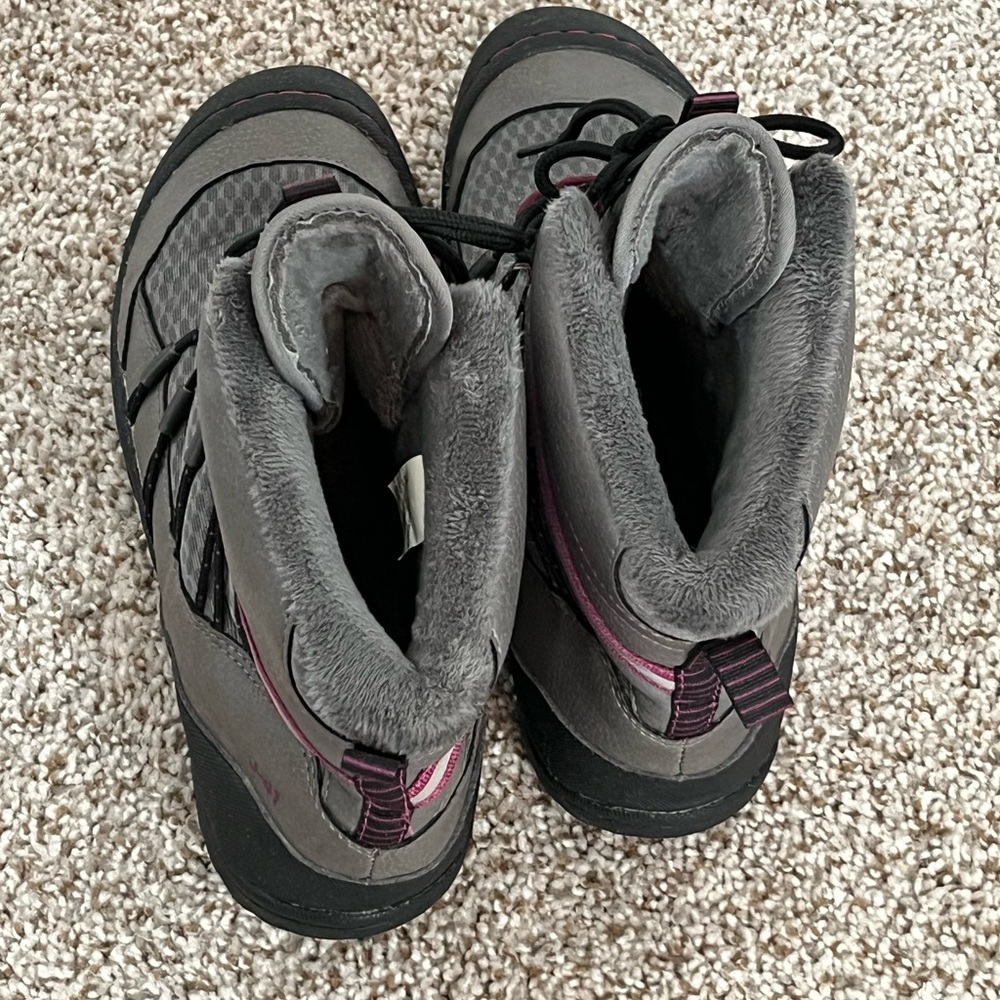J-41 Kansas Weather-Ready Faux Fur Winter Boots - Picture 7 of 12